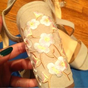 Floral platform heels